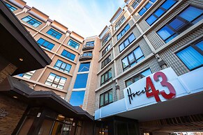 Hotel 43