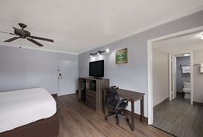 Econo Lodge near The Domain - The Arboretum