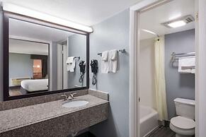 Econo Lodge near The Domain - The Arboretum