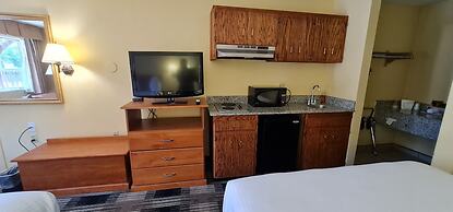 Oakridge Inn & Suites