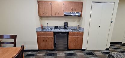 Oakridge Inn & Suites