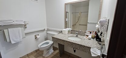 Oakridge Inn & Suites