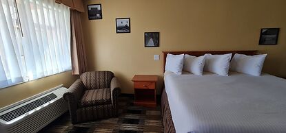 Oakridge Inn & Suites