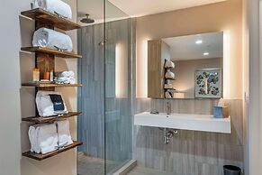 Lincoln Sands Oceanfront Resort, Ascend Hotel Collection