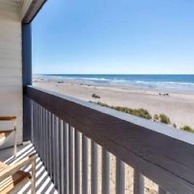 Lincoln Sands Oceanfront Resort, Ascend Hotel Collection