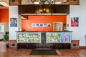 Motel 6 Oakdale, CA