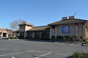 Motel 6 Oakdale, CA