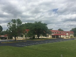 Ramada by Wyndham Albert Lea