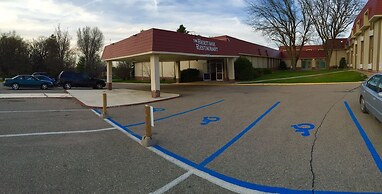 Ramada by Wyndham Albert Lea