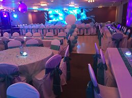 Ramada by Wyndham Albert Lea