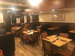 Ramada by Wyndham Albert Lea