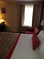 Ramada by Wyndham Albert Lea