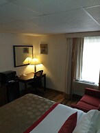 Ramada by Wyndham Albert Lea