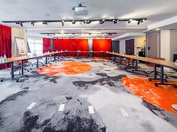 Mercure Paris Massy Gare TGV
