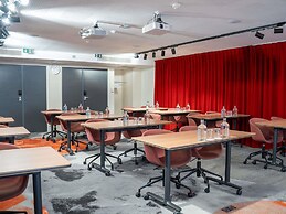 Mercure Paris Massy Gare TGV