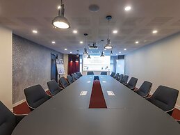Mercure Paris Massy Gare TGV