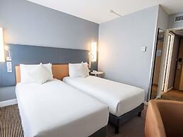 Mercure Paris Massy Gare TGV