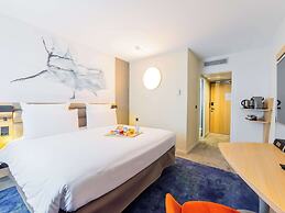 Mercure Paris Massy Gare TGV