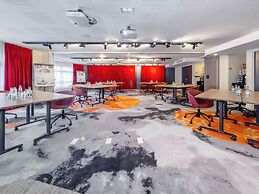 Mercure Paris Massy Gare TGV