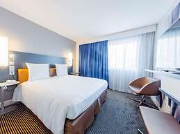 Mercure Paris Massy Gare TGV