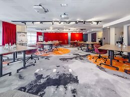 Mercure Paris Massy Gare TGV