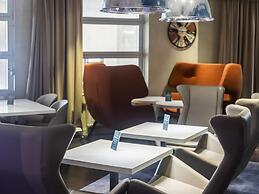 Mercure Paris Massy Gare TGV