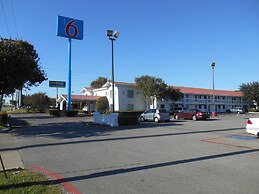 Motel 6 Garland, TX - Northeast Dallas