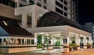 Hilton Woodland Hills / Los Angeles