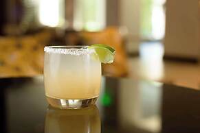 Hilton Woodland Hills / Los Angeles