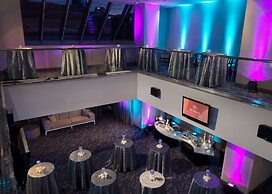 Hilton Woodland Hills / Los Angeles