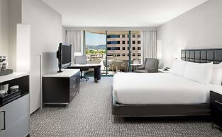 Hilton Woodland Hills / Los Angeles