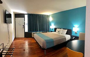 Motel 6 Nashville, TN - Airport