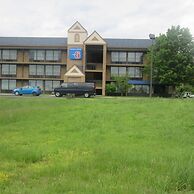 Motel 6 Nashville, TN - Airport