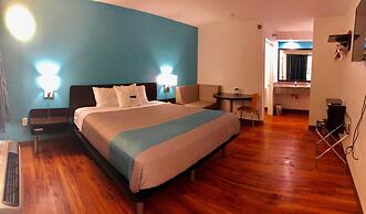 Motel 6 Nashville, TN - Airport