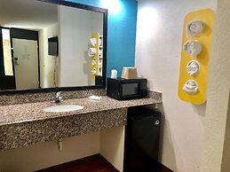 Motel 6 Nashville, TN - Airport