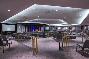 Renaissance Dallas Addison Hotel