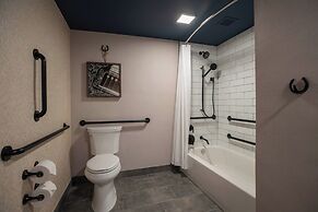 Renaissance Dallas Addison Hotel