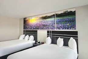 Days Inn by Wyndham Baytown Garth Road I10 East
