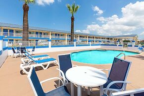 Days Inn by Wyndham Baytown Garth Road I10 East