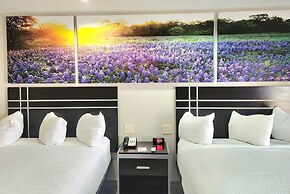 Days Inn by Wyndham Baytown Garth Road I10 East