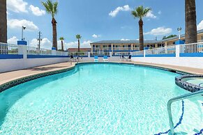 Days Inn by Wyndham Baytown Garth Road I10 East
