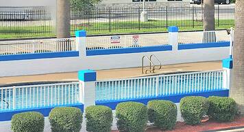 Days Inn by Wyndham Baytown Garth Road I10 East