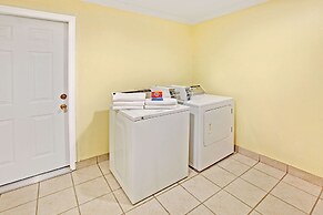 Days Inn by Wyndham Baytown Garth Road I10 East