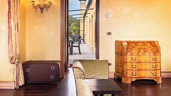 Amadeus Hotel