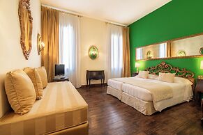 Amadeus Hotel