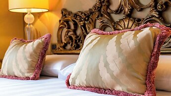 Amadeus Hotel