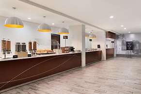 Embassy Suites by Hilton Atlanta Airport