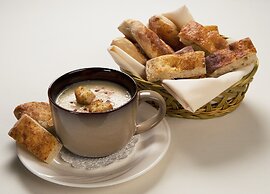 Holiday Inn Alexandria at Carlyle by IHG