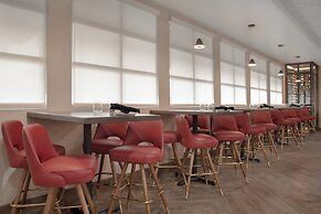 Holiday Inn and Suites Overland Park West by IHG