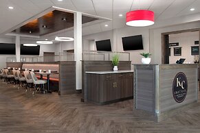 Holiday Inn and Suites Overland Park West by IHG